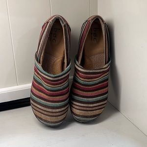 Rainbow fabric BOC clogs size 8